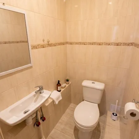 Appartement Spacious 130m2 4-bedroom For 8 - Gertrudes Street Riga